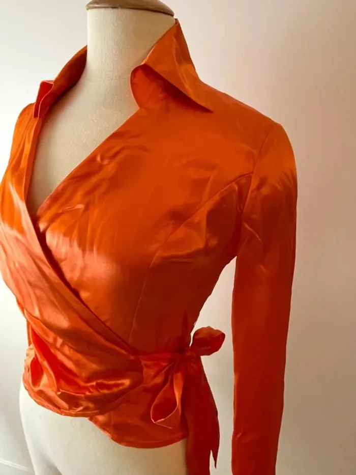 Top cache-coeur Orange Charo Azcona - photo numéro 2