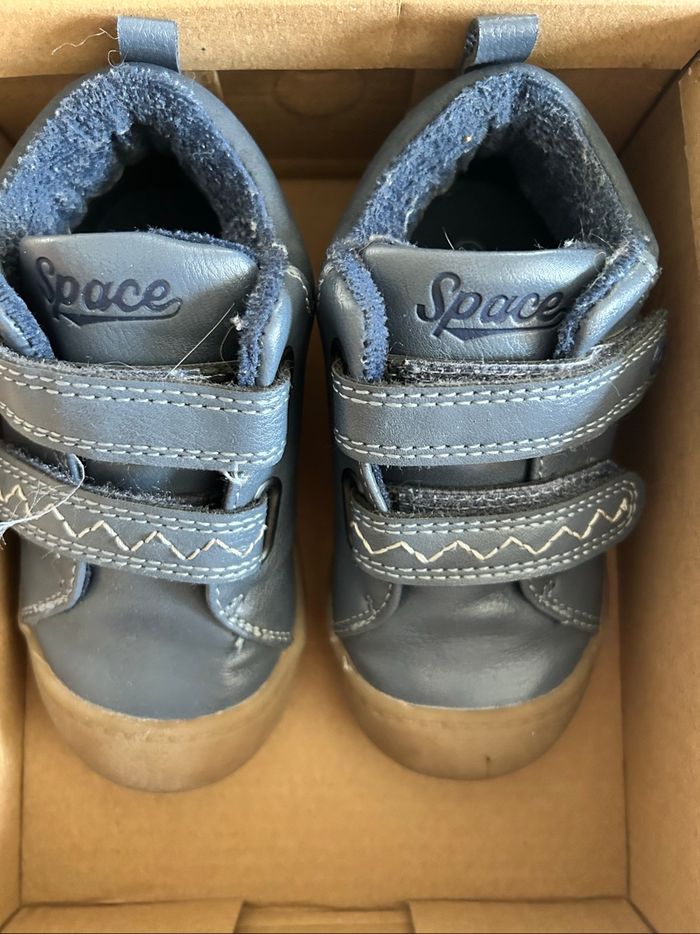 Chaussures en cuir pour enfant taille 21 - photo numéro 2
