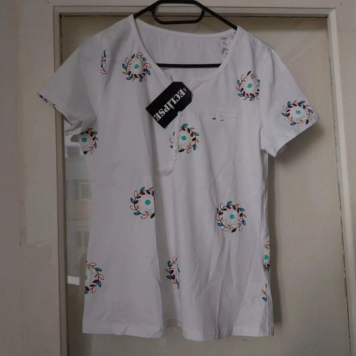 Magnifique t-shirt neuf taille M/L
