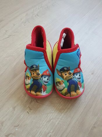 Chaussons taille 22
