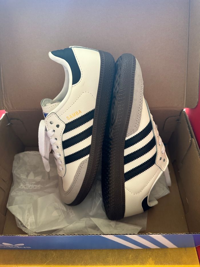 Baskets Adidas taille 37 - photo numéro 3