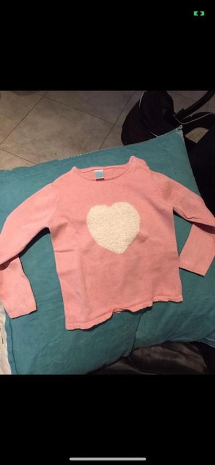 pull 23 mois cœur