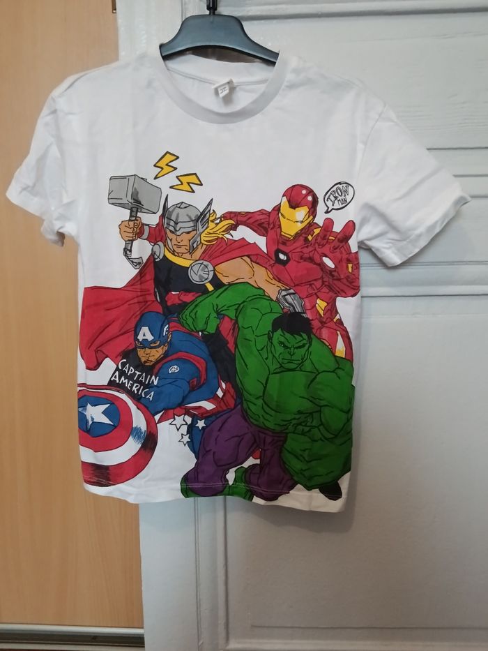 Tee-shirt marvel blanc et multicolore