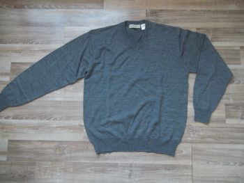 Pull col V gris Les Impeccables 98/106 (J-L)