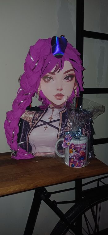 Coffret anniversaire pinatas mug K-pop rumi