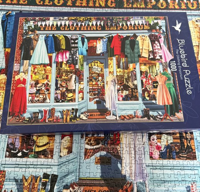 Puzzle COMPLET de 1000 pièces TRÈS BON ÉTAT vitrine de magasin de vêtements