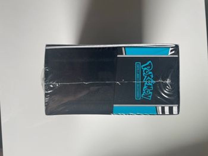 ETB Pokémon 10.5 Foudre Noire - Parfait État - photo numéro 4