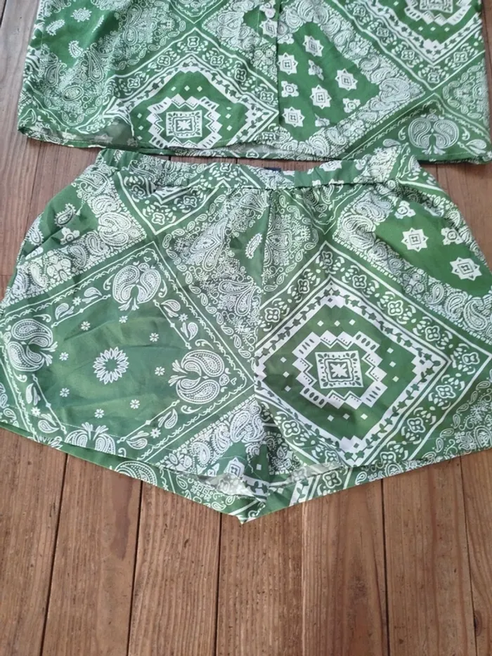 Blouse et short shein 40 - photo numéro 2