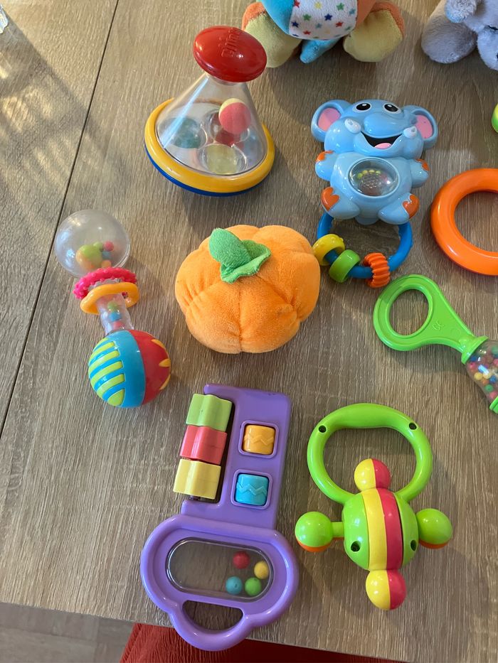 Lot de 17 jouets bébé - photo numéro 2