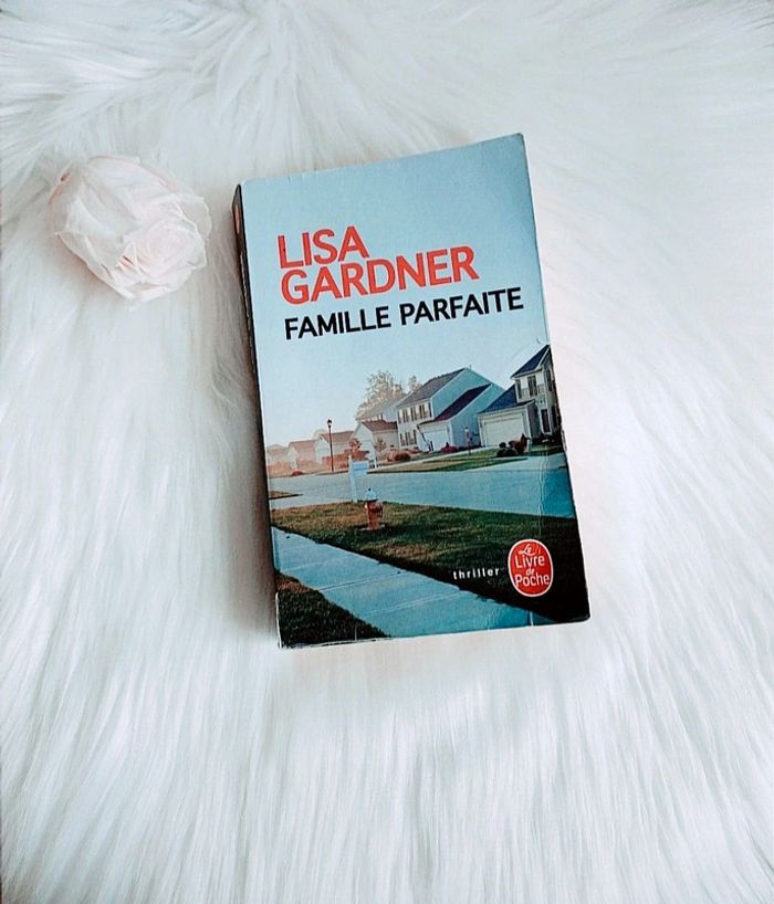 🌸 Livre Famille parfaite 🌸 - photo numéro 2