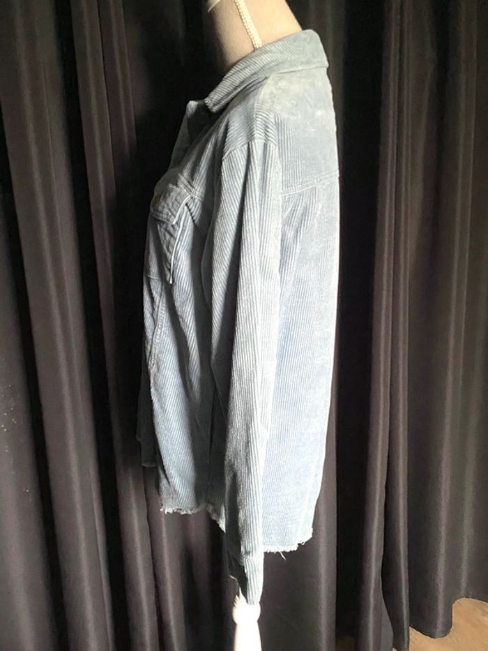 Sur chemise bleue en velours côtelé - photo numéro 8