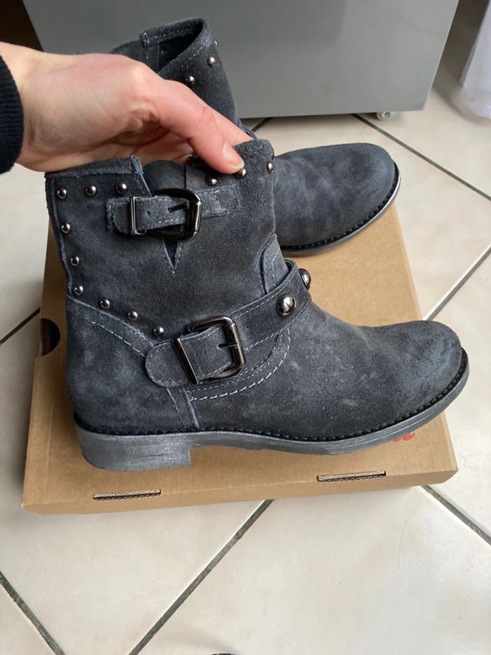 Neuves - bottines BATA nubuck grises 38