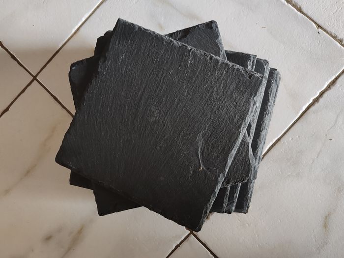 12 Assiette en ardoise