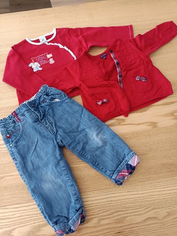 Lot de vêtements taille 12mois (1haut absorba, 1 gilet et 1 pantalon sergent major)