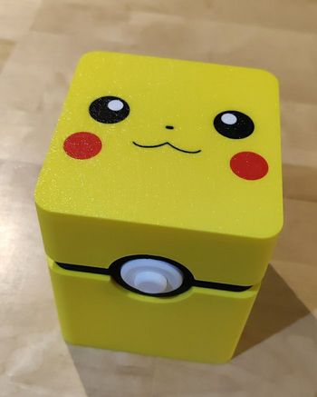 Deck Box Pikachu – Boîte de Rangement Cartes (Sleeves & Toploaders) ⚡️