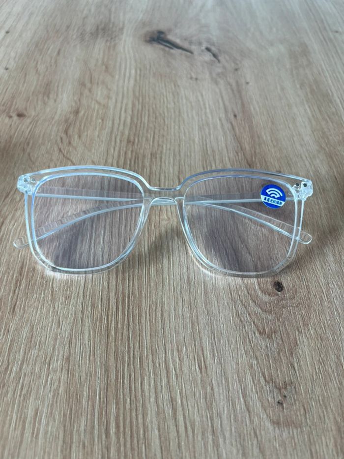 Lunettes lumières bleues neuves - photo numéro 3