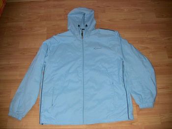 Coupe vent bleu ciel Taille XL avec capuches et poches mixte Kocmoc Neuf