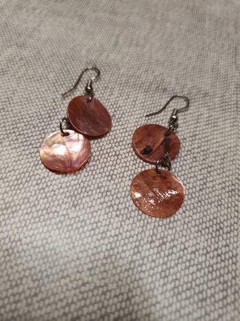Boucles d'oreilles breloques rose