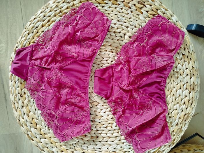 Lot 2 culottes bordeaux Wonderbra 38