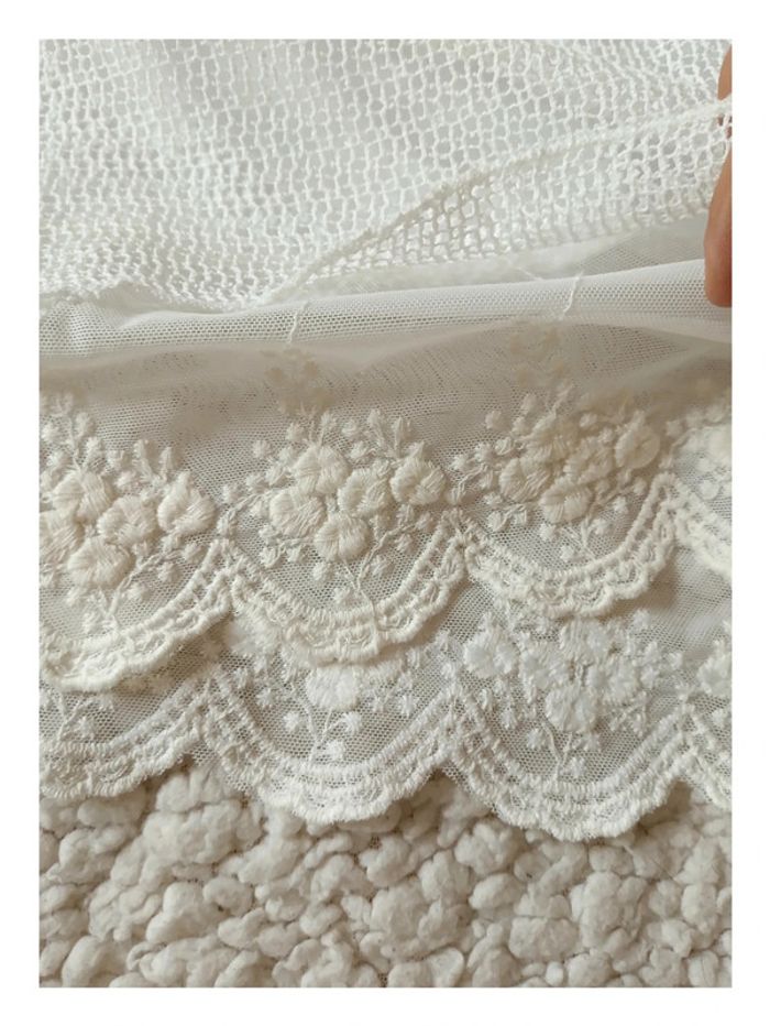 Haut blanc Paola à manches longues et dentelle florale - Taille 42 - style bohème - - photo numéro 2