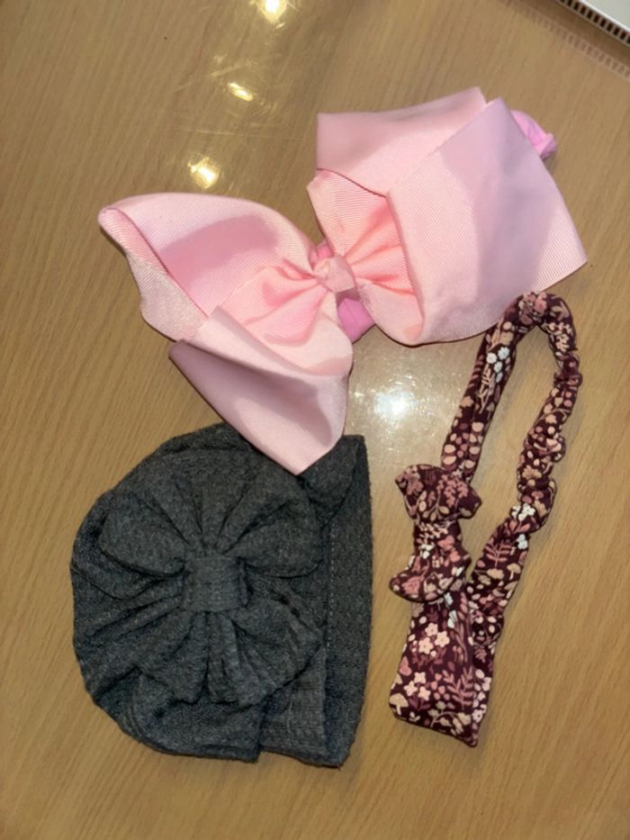 Lot de 3 bandeaux bonnet noeud bébé fille excellent état - photo numéro 2