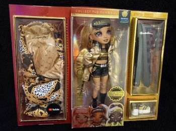 Poupée rainbow high édition spéciale Slumber Party Marisa Golding