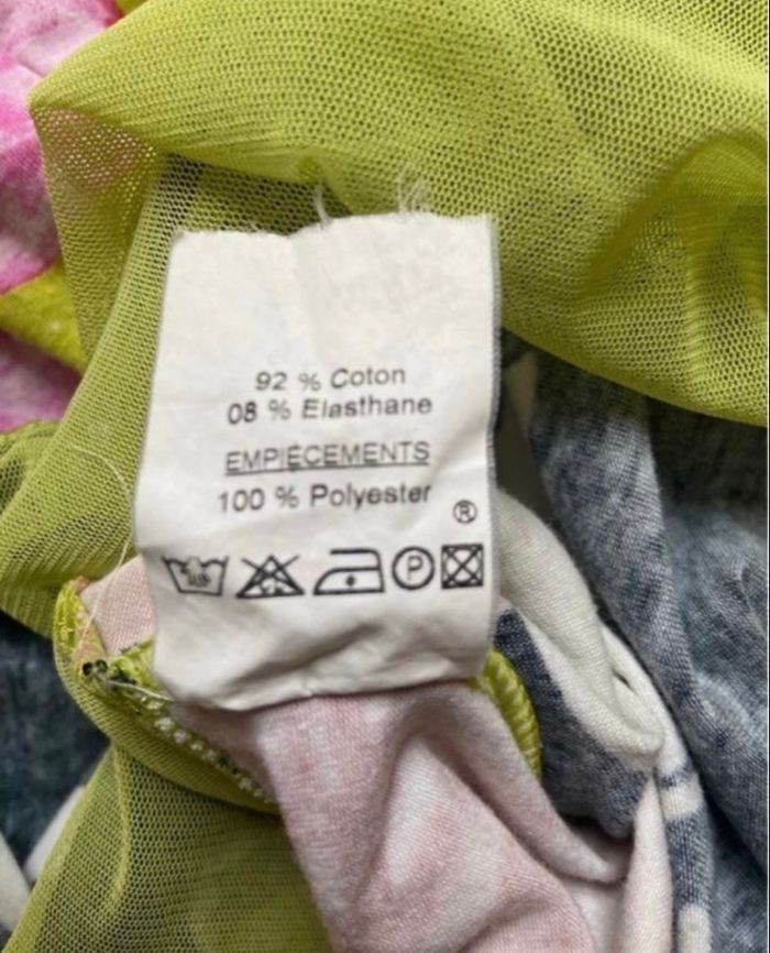 Teeshirt noir motifs floraux multicolores Rosa ROSAM taille 42 / XL - photo numéro 10