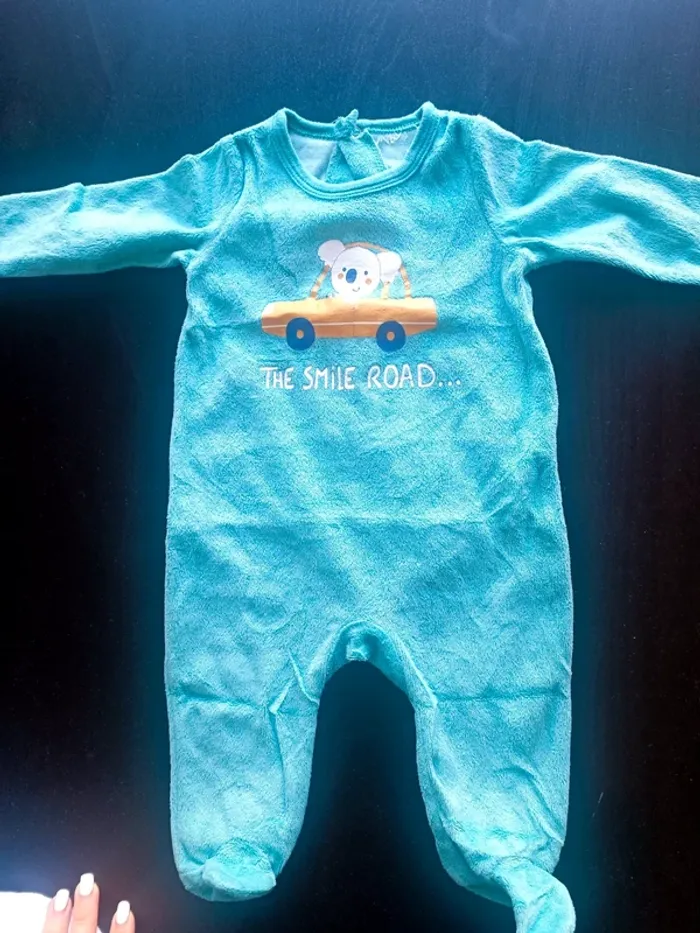 Lot pyjamas velours 6 mois - photo numéro 8