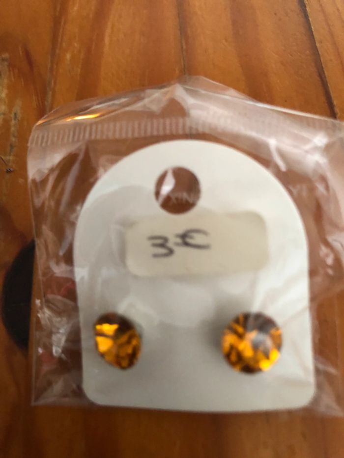 puces d'oreilles orange neuves quantité 6