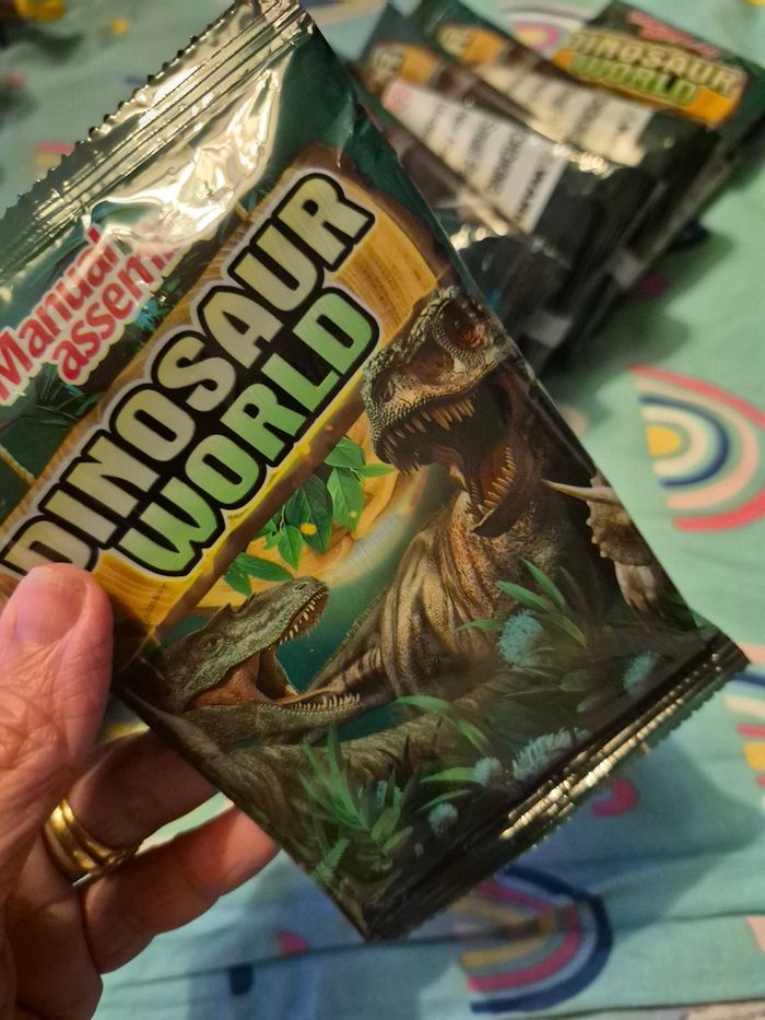 20 sachets figurine dinosaures - photo numéro 2