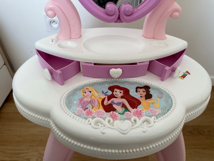 Coiffeuse fille - photo numéro 2