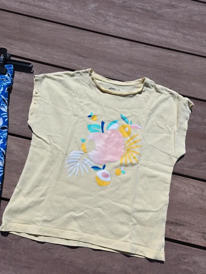 Lot pantalon été + 2 t-shirts Gemo 8 ans - photo numéro 2
