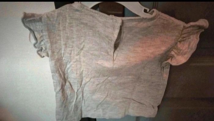 T-shirt bébé fille Disney 9 mois - photo numéro 2