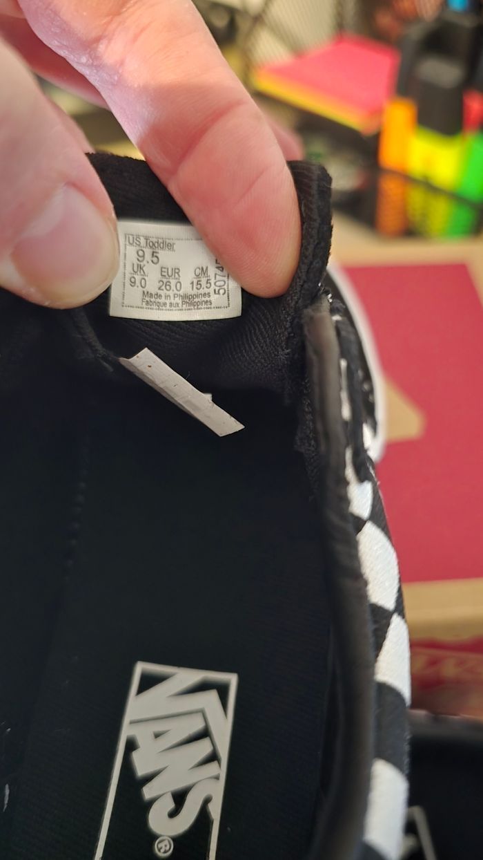 Neuves (non portées)🏷🤩😍⚘️superbes  baskets VANS mixtes Pointure 26😍🤩⚘️🏷👍 - photo numéro 4