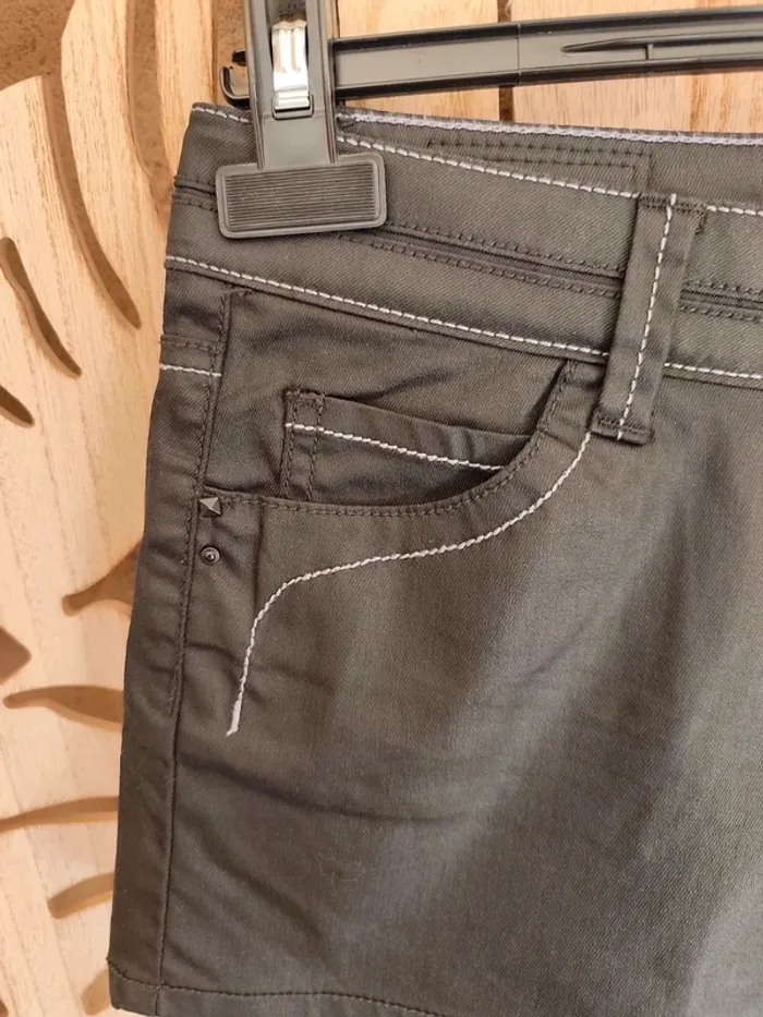 Short enduit taille 38 Pimkie - photo numéro 5