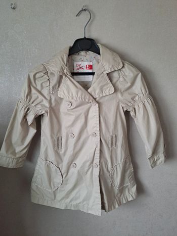 Joli trench imperméable à capuche taille 8 ans Dpam