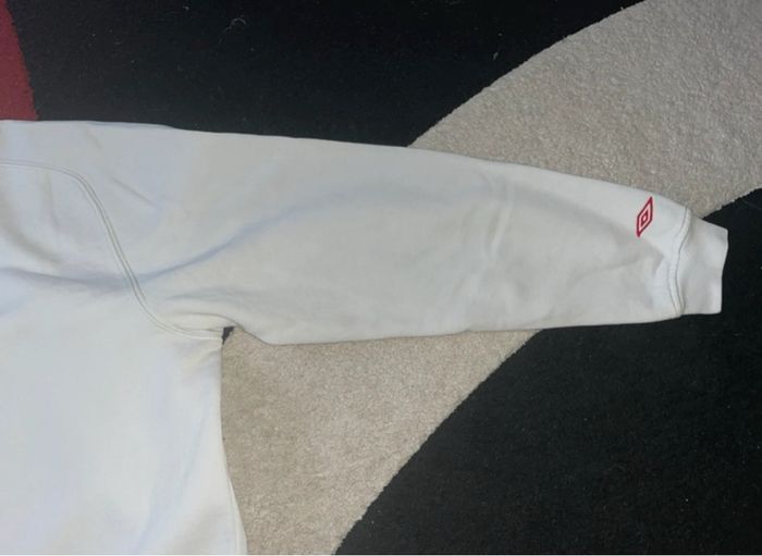 Pull Umbro Taille M - photo numéro 1