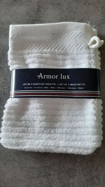 4 lots de 2 gants de toilettes neufs