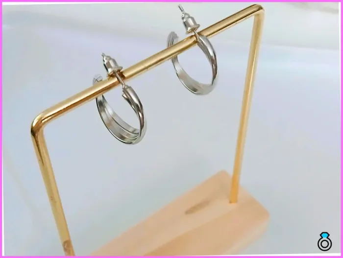 Boucles d’oreilles créoles argentées – Élégance intemporelle - photo numéro 2