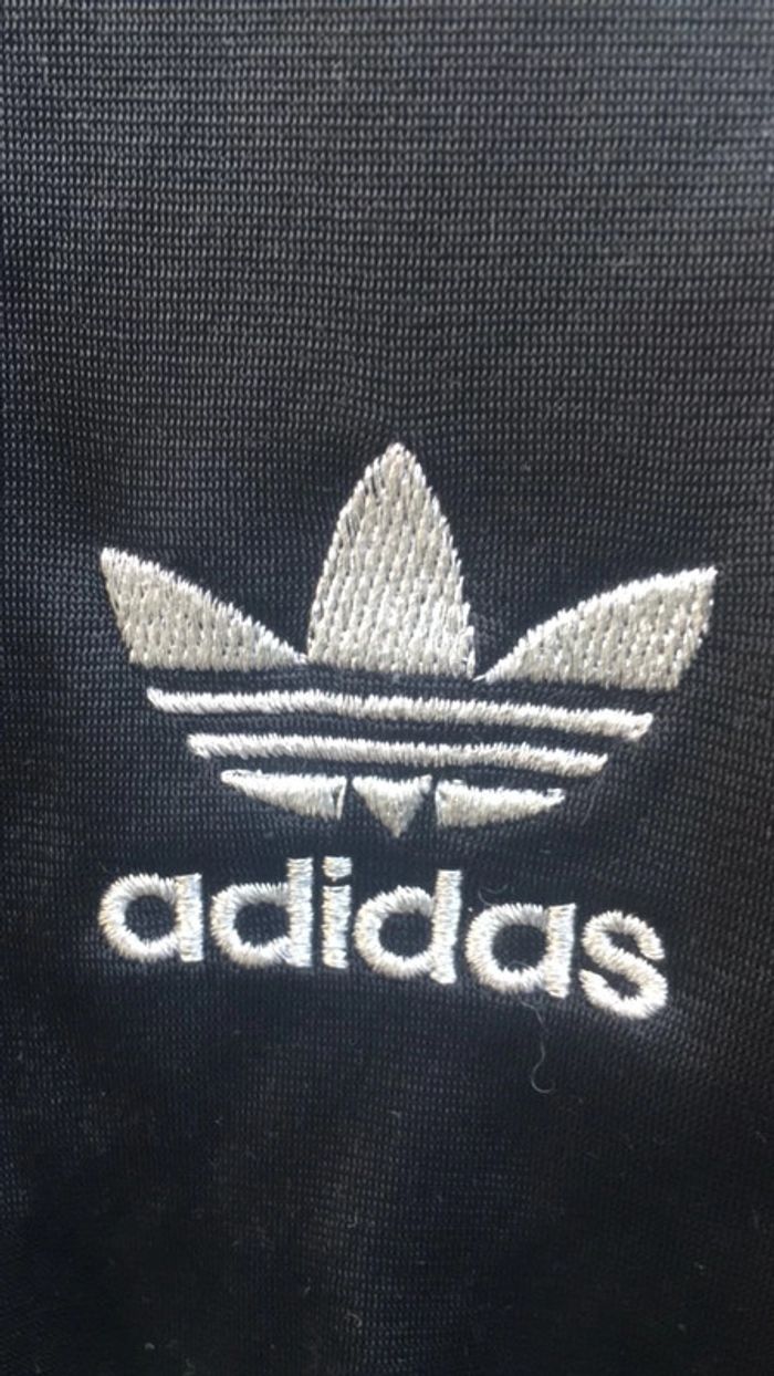 Superbe veste pailletée