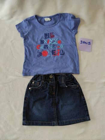 Jupe en jeans et t-shirt 3 ans