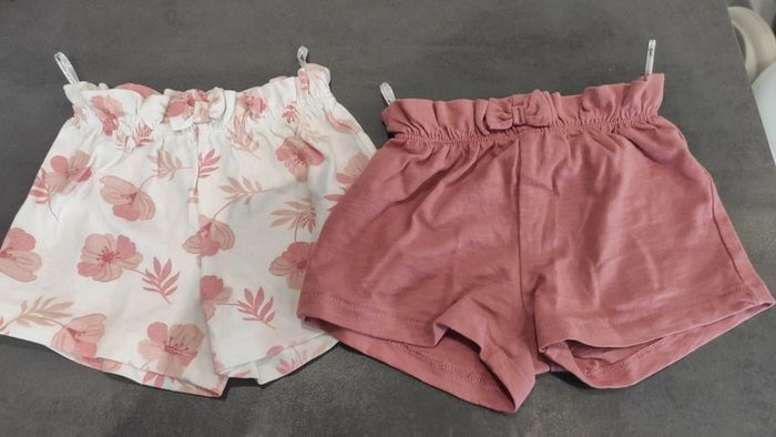 Lot 2 shorts bébé fille 6 mois