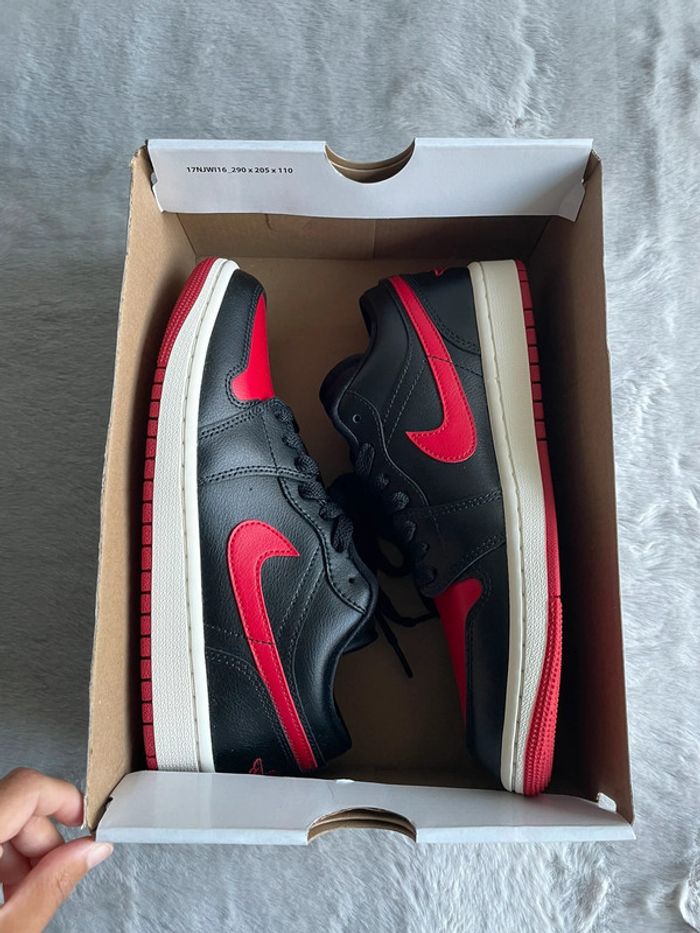 Basket Air Jordan 1 low taille 38,5 - photo numéro 7