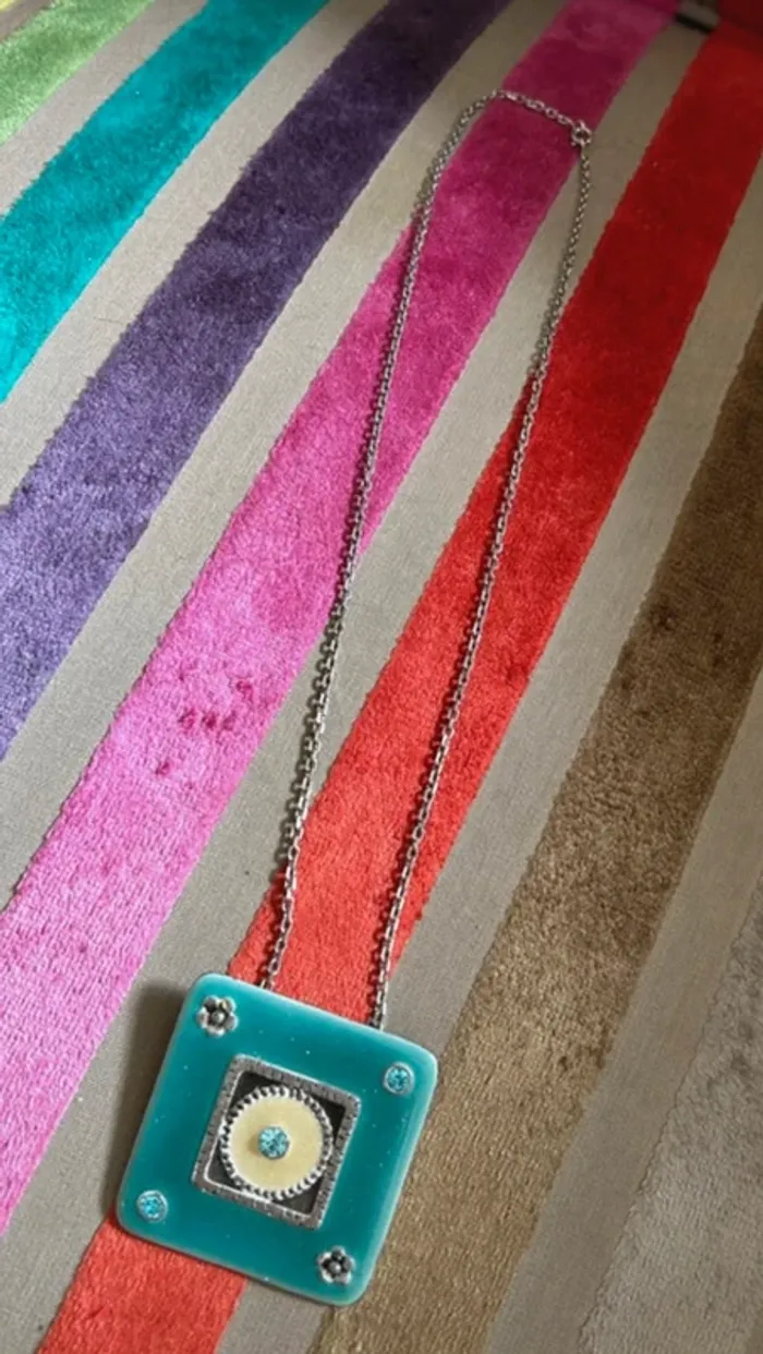Collier Chaîne bijoux, pendentif vert  Bijoux Fantaisie