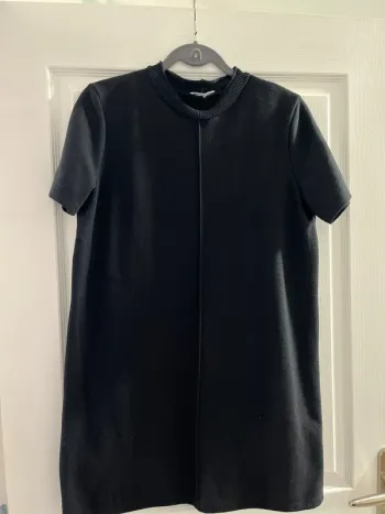 Robe manches courtes ZARA