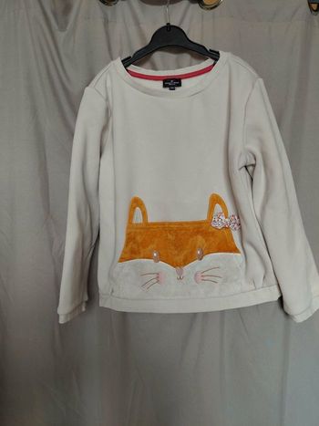 Très joli pull fille T 8 ans 