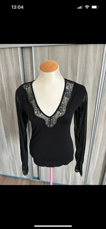 Superbe haut noir en dentelle