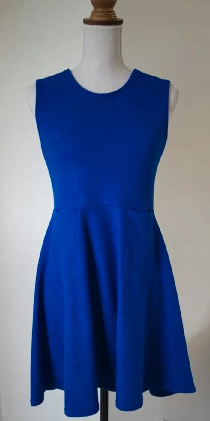 Robe sans manches bleu électrique Sweewë Taille M/L ou 38 40 - photo numéro 2