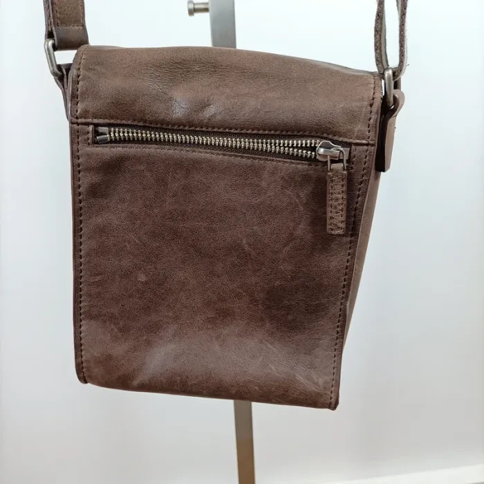 Sac bandoulière marron Lancaster Paris effet cuir vintage zippé compact unisexe A1259 - photo numéro 7