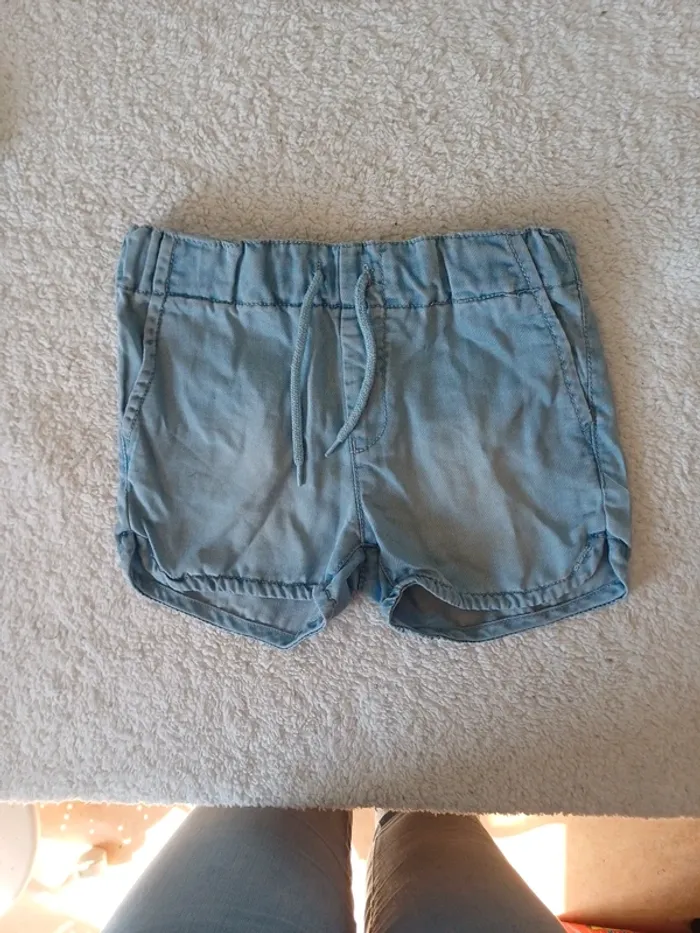 Short en jean fin taille réglable
